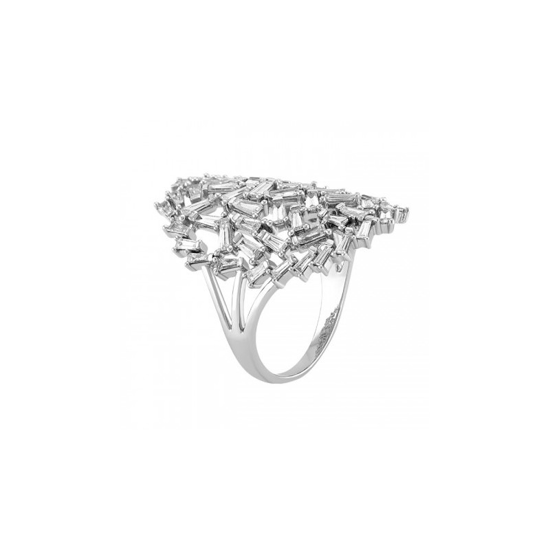 Exclusivo diseño con diamantes en corte baguette