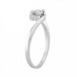 Anillo solitario en oro blanco de 14K