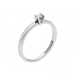 Anillo solitario en 14K y diamante central en 0.05 ct