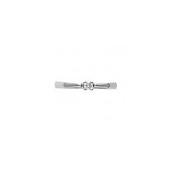 Anillo solitario con un diamante central de 0.06 ct