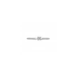 Anillo solitario en 14K de 1.5 gr con un diamante de 0.10 ct